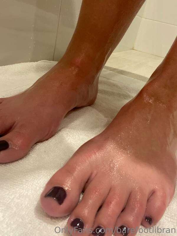 Anybody like to see wet feet? Plenty more where this came fr..