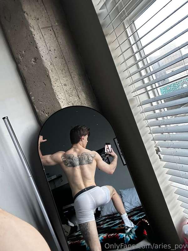 Who wants some back shots 🍆💦