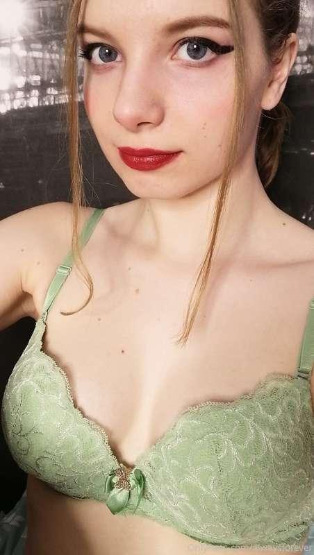 I bought myself new underwear to please you 😍💋😋