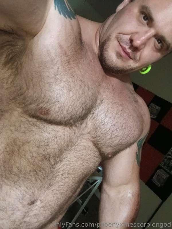 Livestream 5/10/2025Cum see me live, oiled up, flexing, talk..