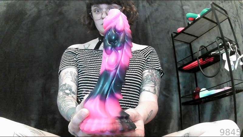 gagging on a giant dildo 

#gagging #deepthroat #blowjob #gag #dildo #head #pov #spit #hardcore #fyp 