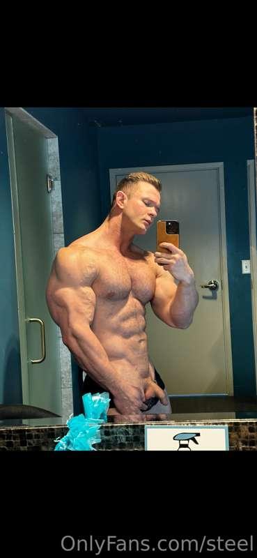 Would you suck me in the spa locker room? 😈
