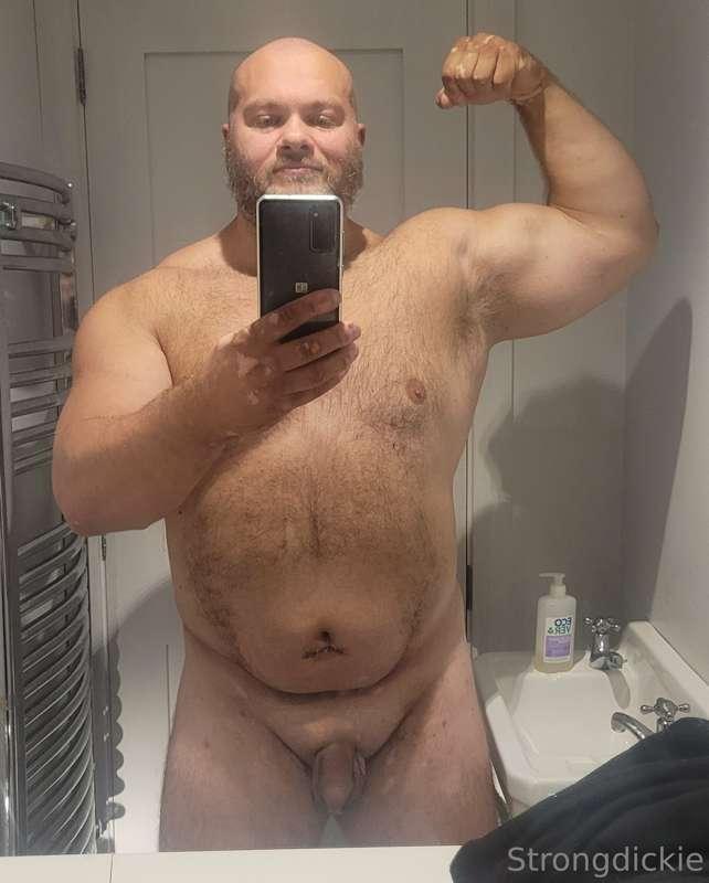 Toilet selfies everyone's favourite type😜