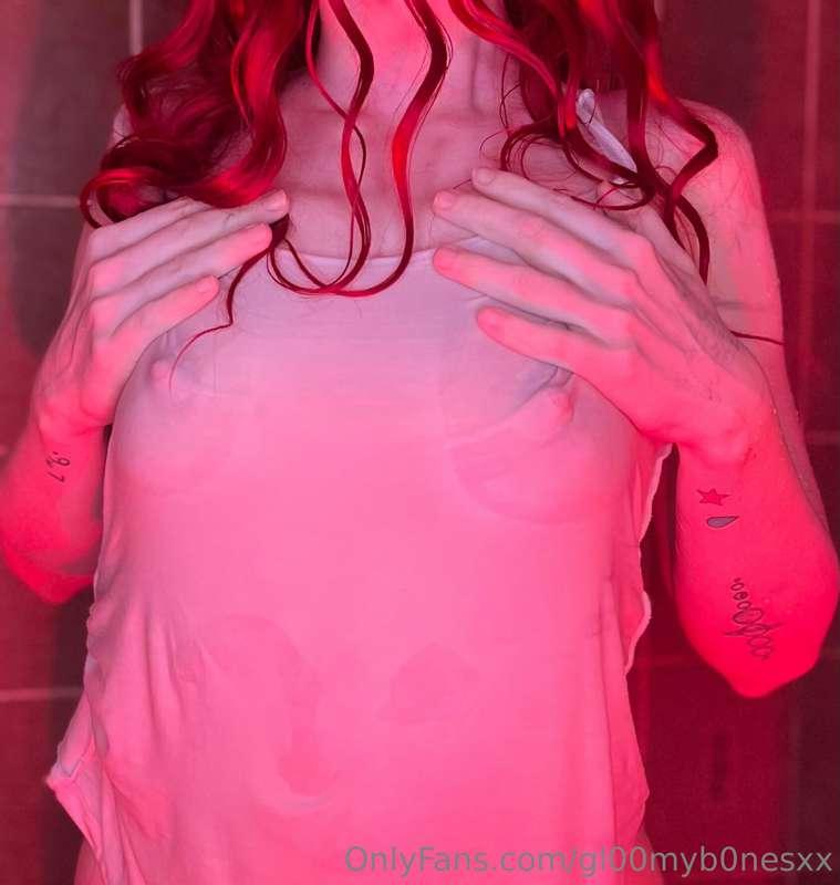 gl00myb0nesx image #0