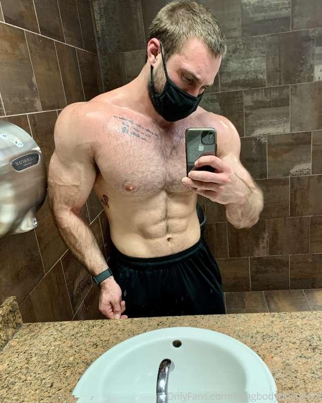 Killer gym session today 💪🏼 Hard to beat a great chest day f..