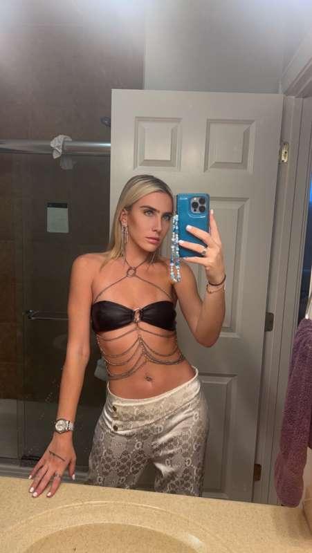 This outfit >>>