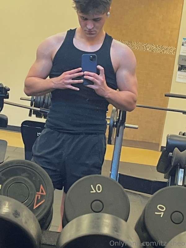 🤤