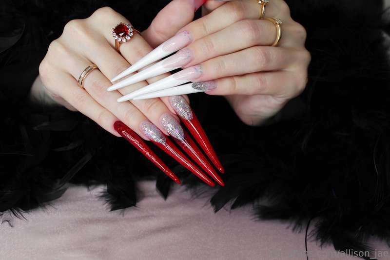 New nails, do you like these shades? I love red and white na..