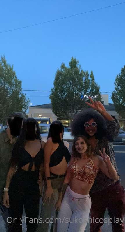 Went to a lil rave last night with some buds! They played mo..