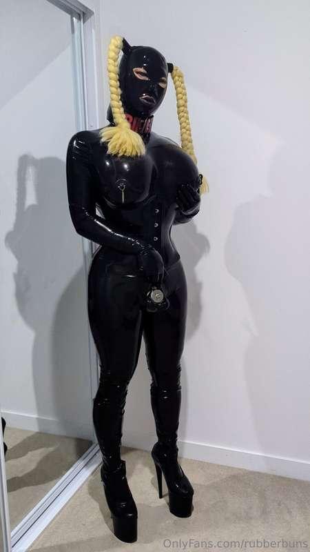 rubberbuns image #0