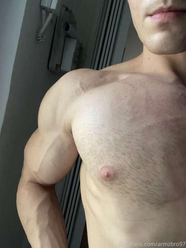armzbro97 main image