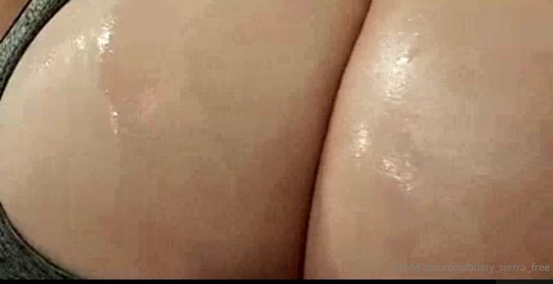 Boobs for you 🍆💦

🔓 Unlock here or join my VIP page:
@busty_..