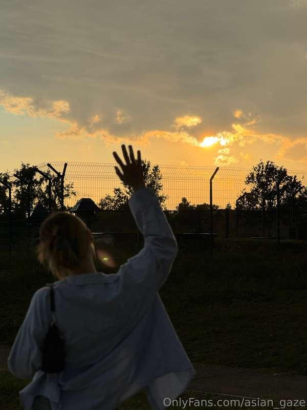 Traveling is my way of feeling alive 🧭🌍Every route is a stor..