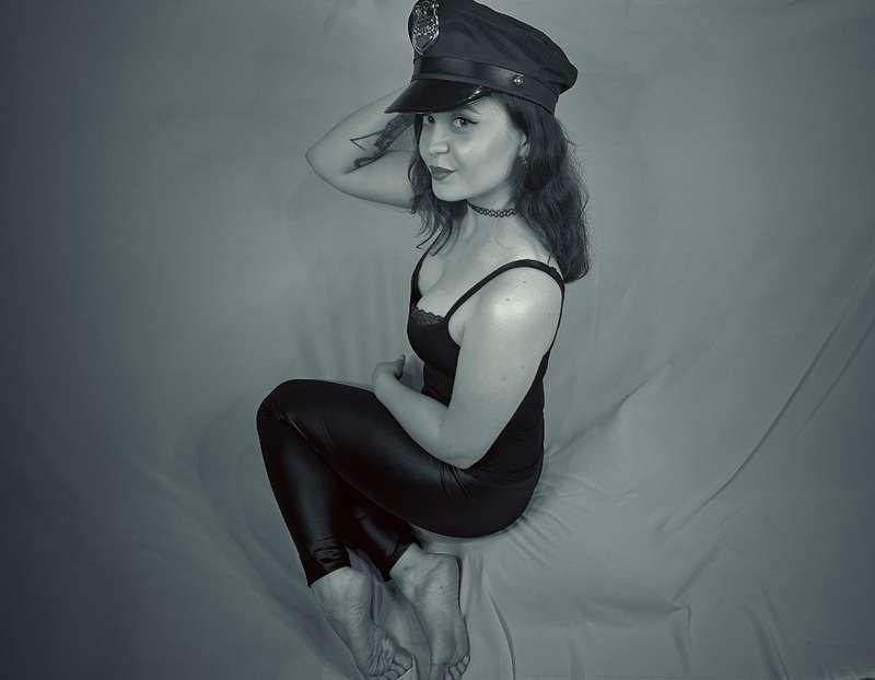 👮🏻‍♀️🫦
