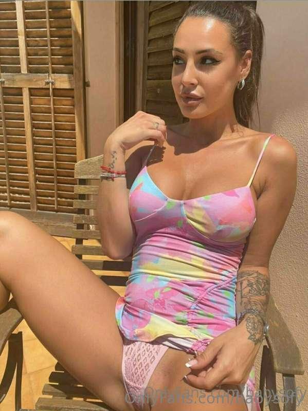 Me quitas el tanguita para estar mas comoda?🥵