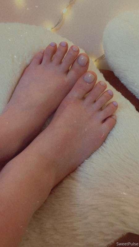 Do I have a feet lovers ?;)