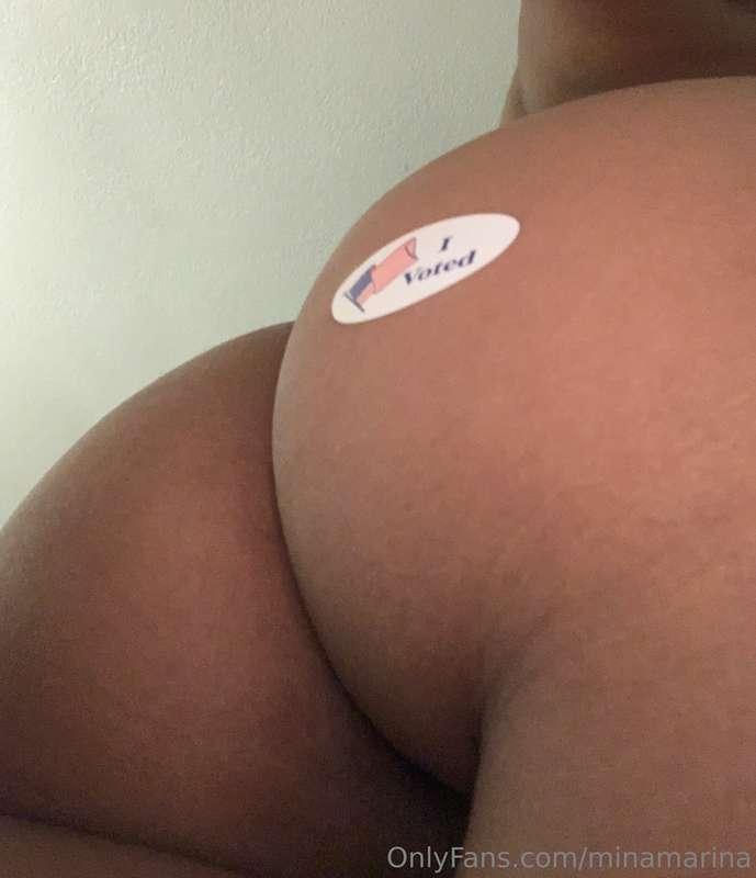 Do your civic duty and vote today! 🍑