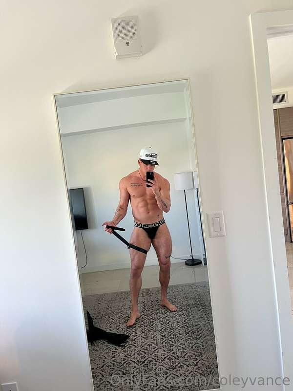 who's into bondage? 😏