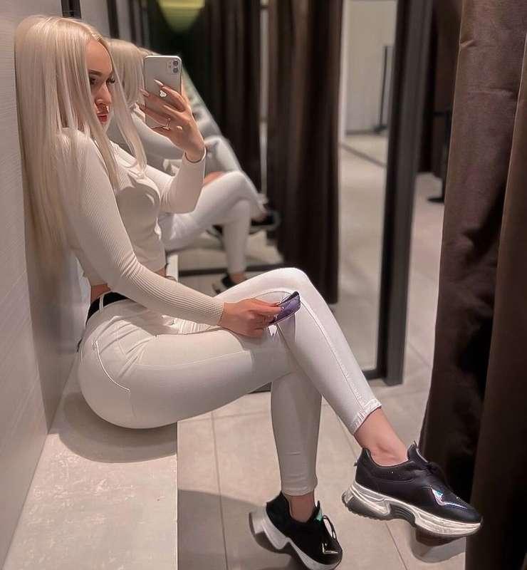 Daddy are you horny ? 😈 ***Check your inbox pleaseeee*** 💦🥰