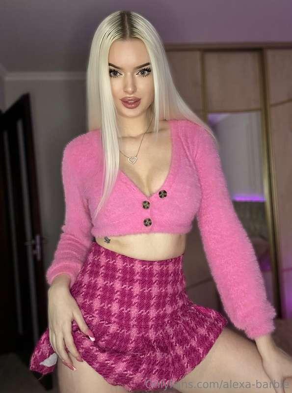 Today was all about my Barbie pink outfits! 💖 I spent hours ..