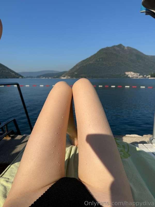 The beauty of women's legs is an aspect that often attracts ..