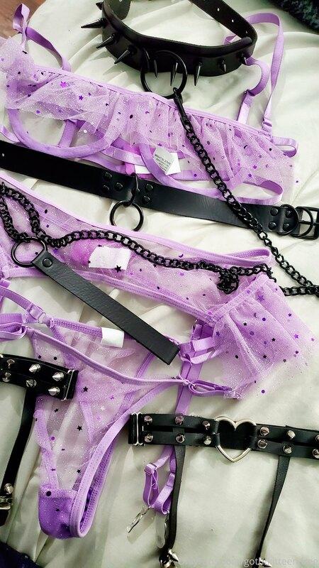 ?? Got this pretty things today in the mail? who wants a pic..