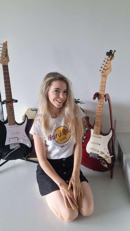 Have you ever been to a hard rock cafe? Tell me which one in..