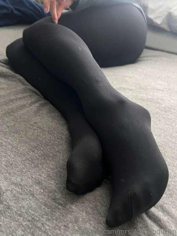 mrs_footjobqueen image #3