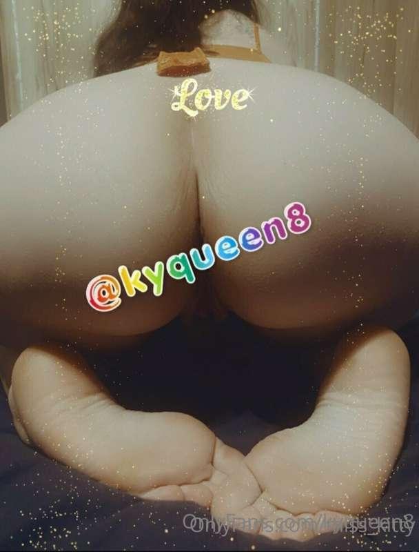 Check out this hot babe!
@kyqueen8