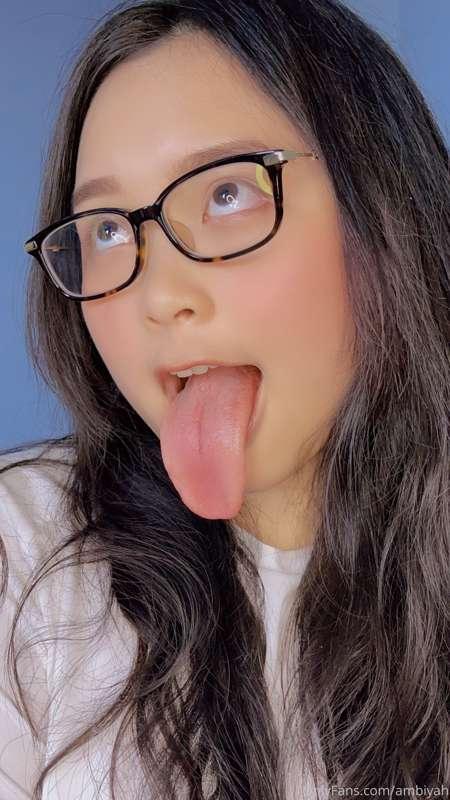 Happy Saturday~ Some seeeexy video will be posted tonight at..
