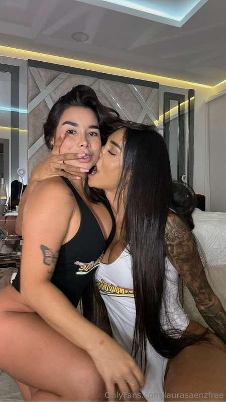 laurasaenzfree image #2