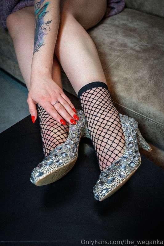 👣💦 Feet Lovers, I’ve got something just for you! 💦👣I just dr..