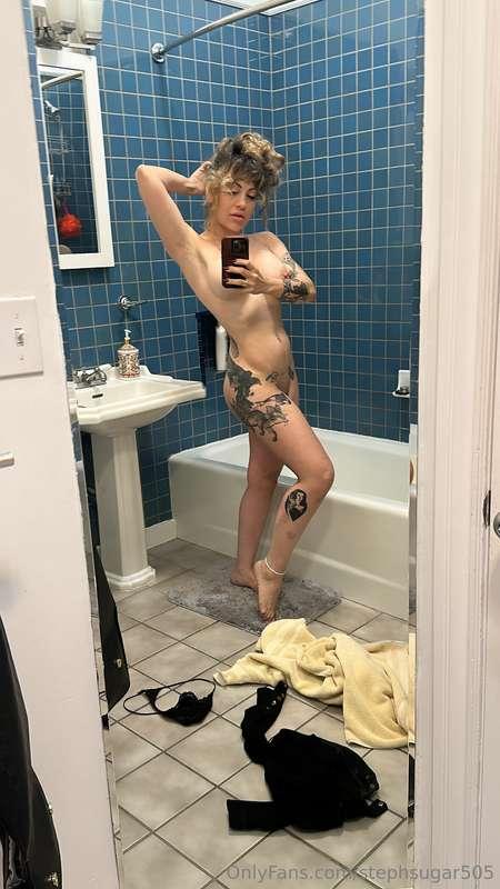 Shower selfie break