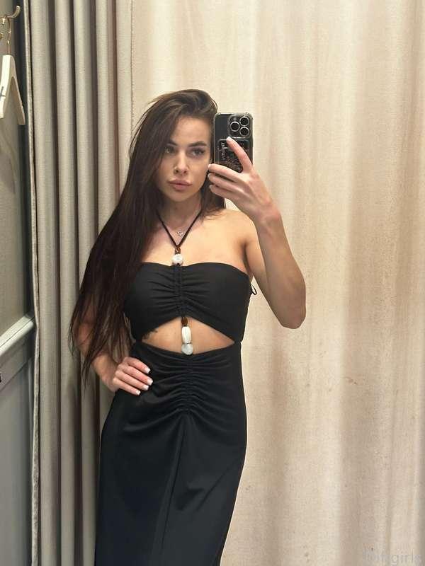 What do you think about my new dress ? 😍