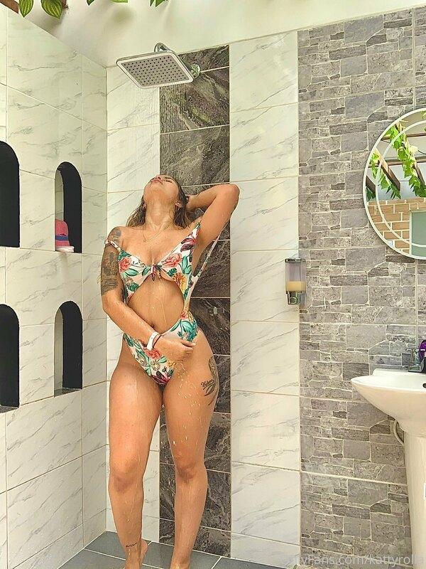 Follow Me on my social media so you can see all of me! 
http..
