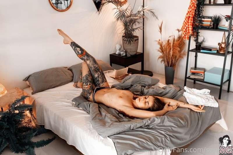 New set "friendly hot neighbour" from sexy @colibri_private ..