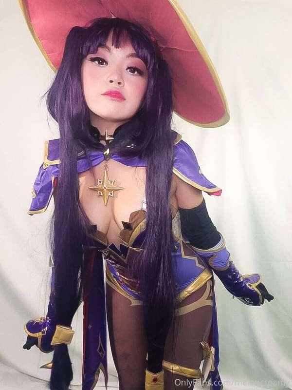 Mona cosplay while I'm in Connecticut with @mintyfoxu 💖✈