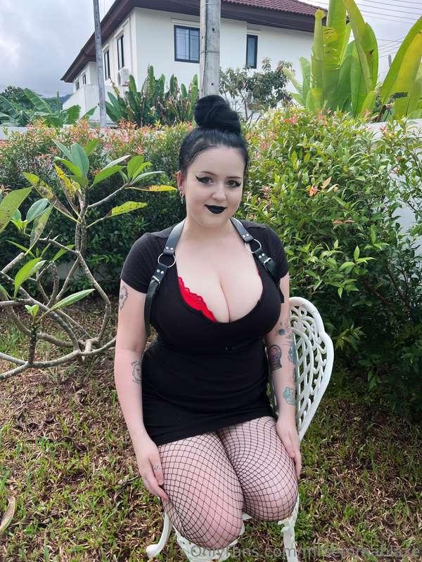 Dm me <3 everything is 50% TODAY only :)