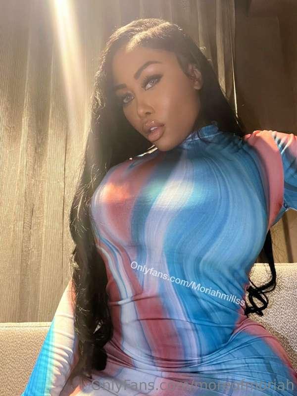 Babe, I'm online and chatting only on @moriahmillss 📲🔥