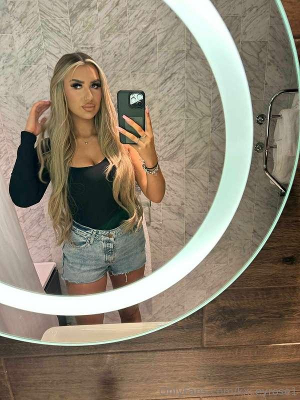 Crazy offer running on my main page, join before it ends 😘 h..