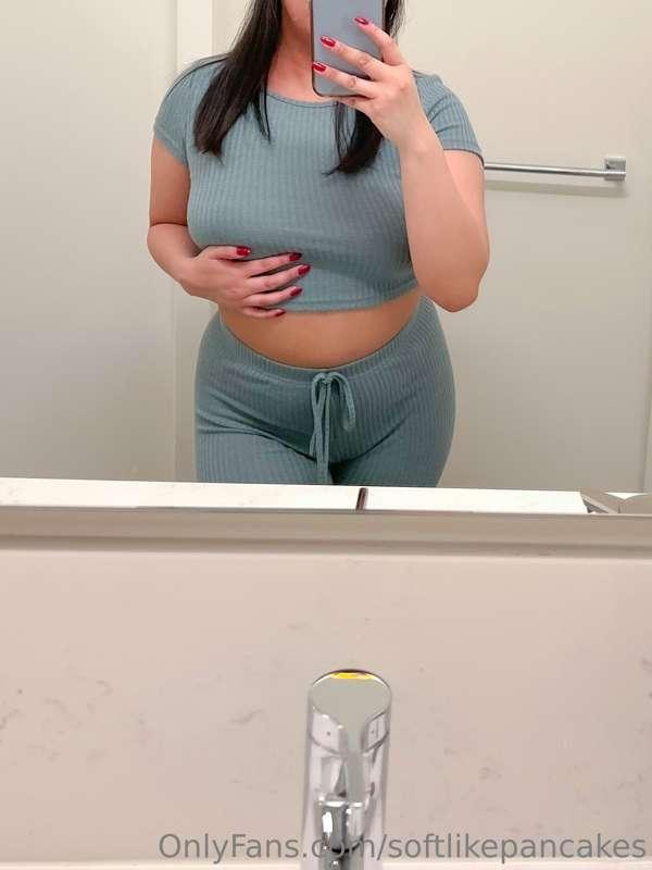 Would you let me wear this outside if we were dating? 😏