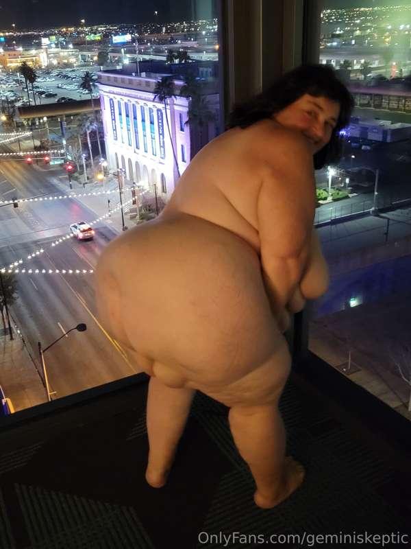 A bit more Vegas Play - thanks to one of you (you know who!)..