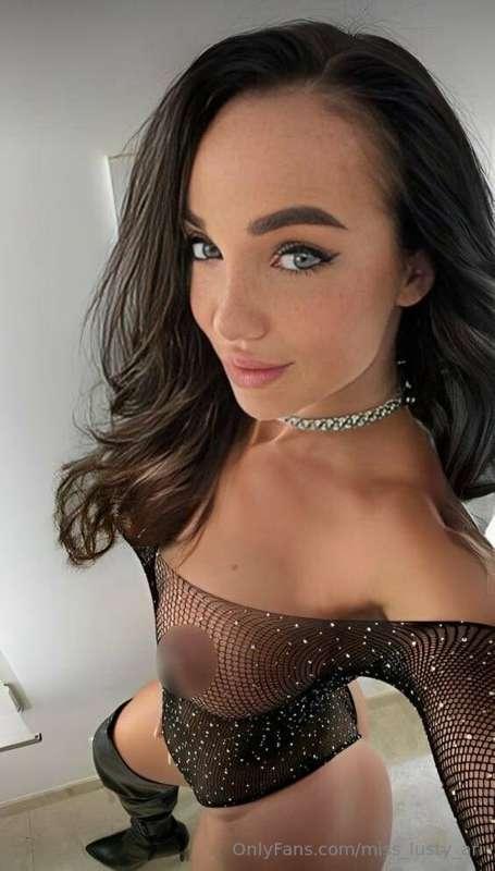 ‼️ STOP SCROLLING ‼️
Hey, this hot girl @brittany_y make you..