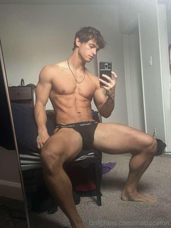 You ready to worship me? 😏 Slide into the DMs, I sent you so..