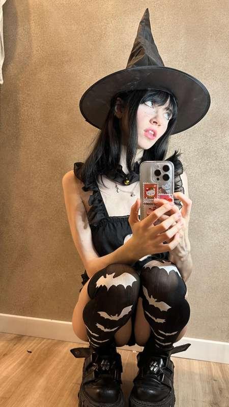 yoursmalldoll image #1