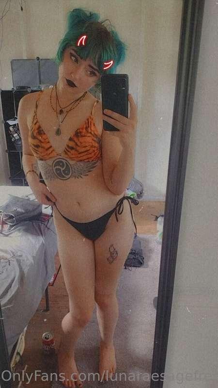 Hey Tiger. I got a new bikini 🐯