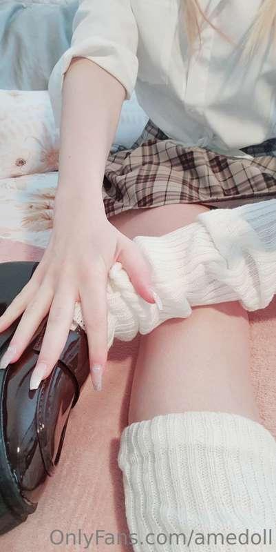 I'm so happy that I got nails done for this photo shoot. 
	(..