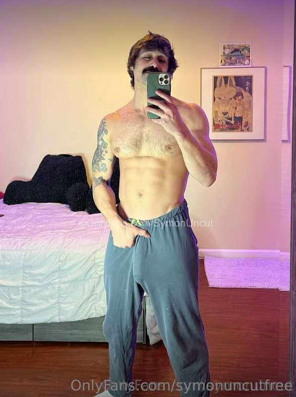 My heart isn't the only thing that's throbbing right now 🤤🍆