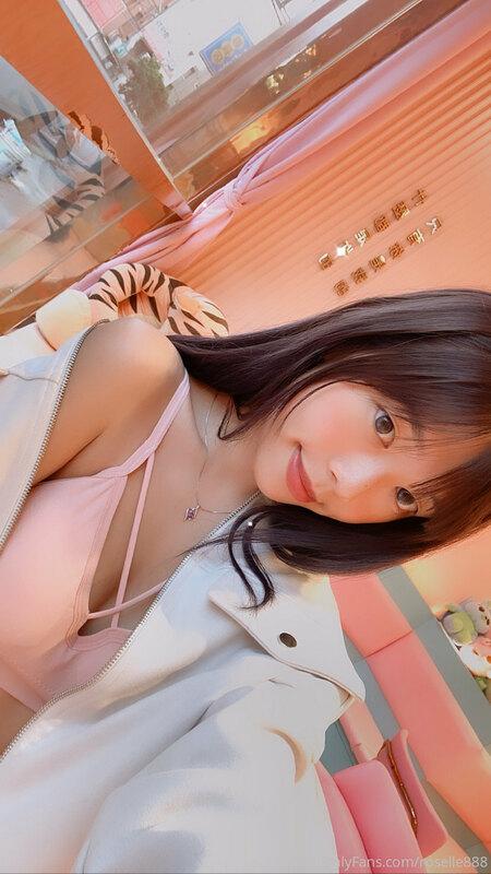 今天禮拜五！明天終於可以出去玩了😆💕TGIF ! Finally it’s weekend 😄 STAY HORNY 😆..