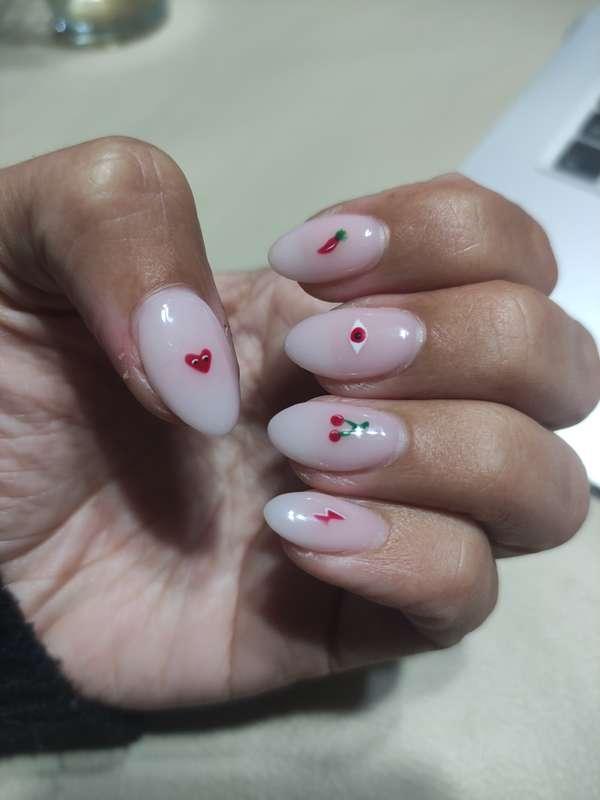 My new nails are the cutest 💅🏼 